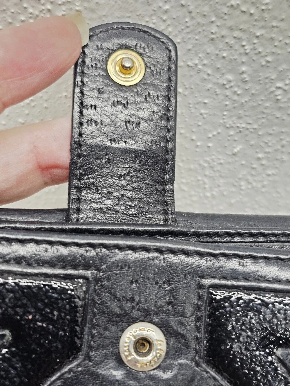 Salvatore Ferragamo Black Gancini Textured Leather Compact Wallet French Bifold